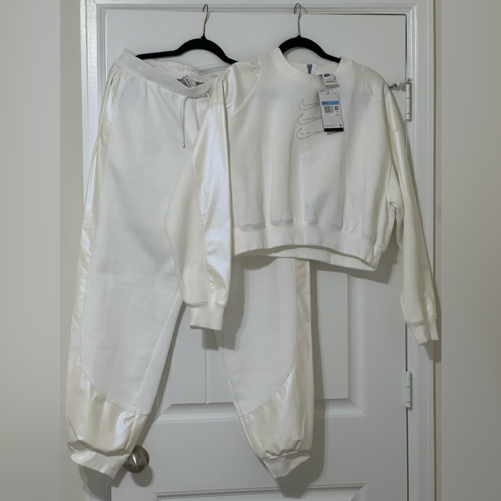 Nike 2 Piece Track Suit - Medium